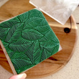 PUFFY JUNGLE LEAF PATTERN